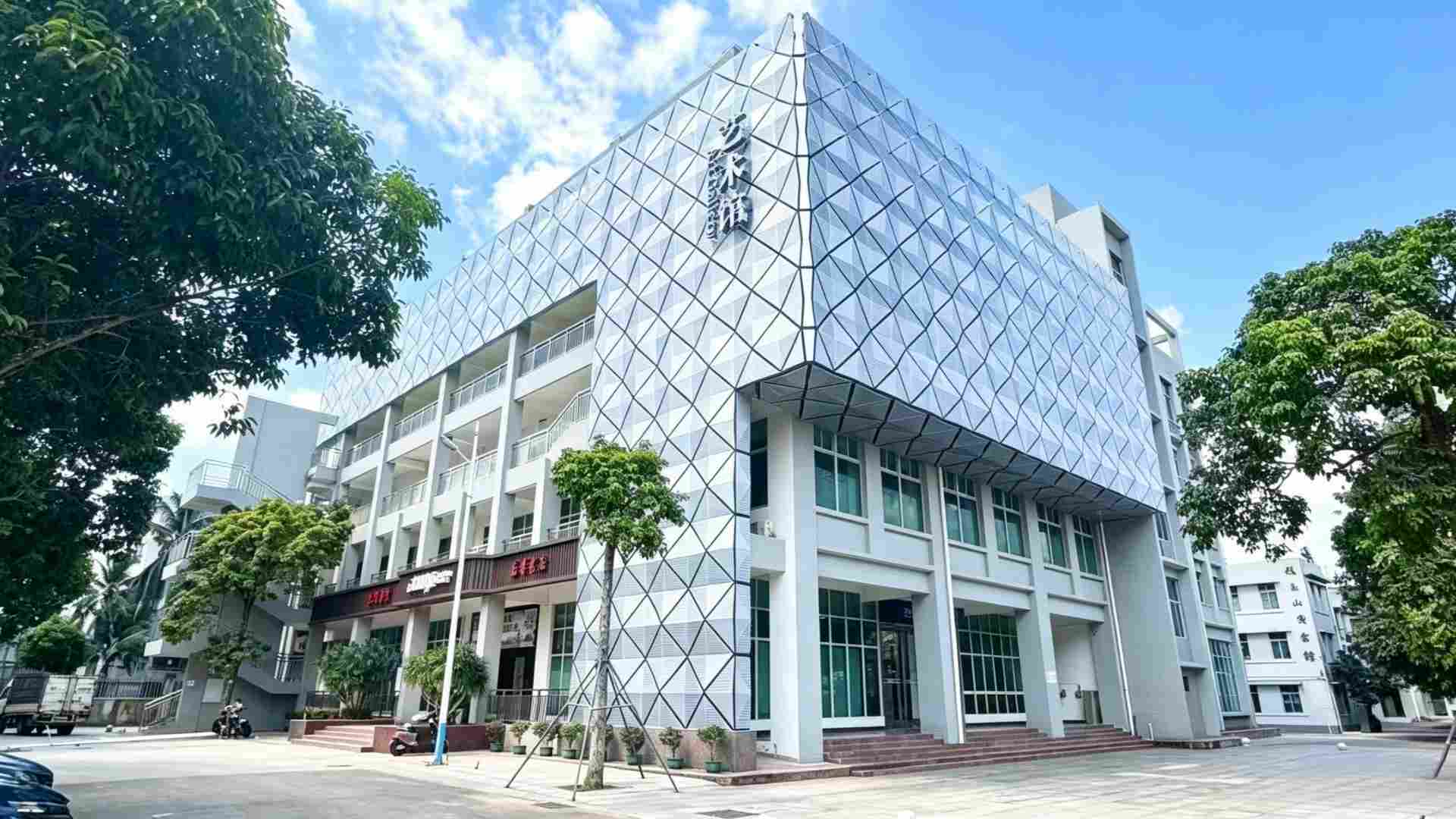 Why A2 Non-Combustible Folded Aluminium Cladding Is the 2026 Standard for High-Rise & Public Building Facades